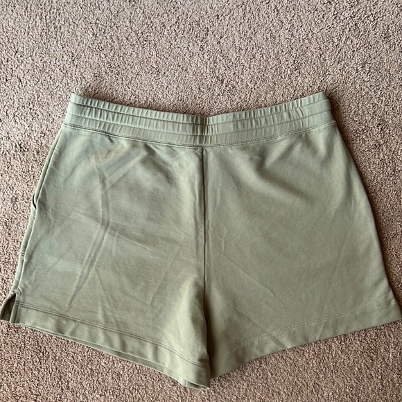NEW M.M. Lafleur Felix Short in Laurel Green - Picture 7 of 9